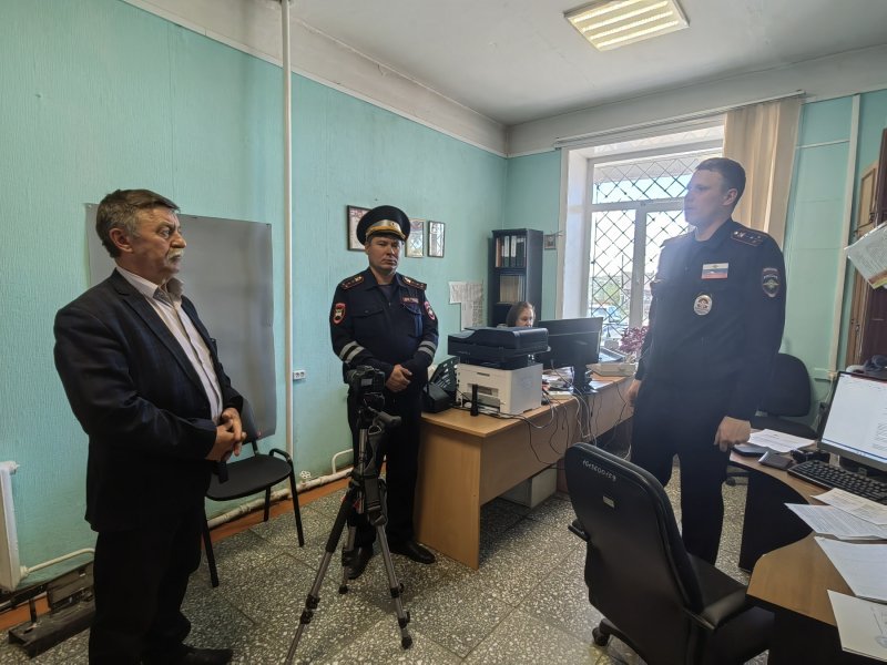 В Мухоршибирском районе общественники проверили отделение ГИБДД